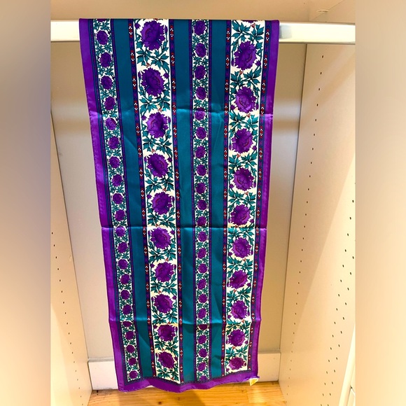 NWOT Elaine Gold 100% Silk Scarf. XIIX Collection. ONLY 5 OF THIS PATTERN! - Picture 1 of 4